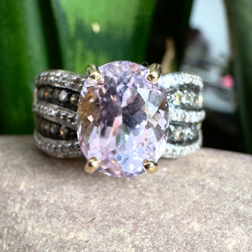 Light pink Morganite and Diamonds Ring